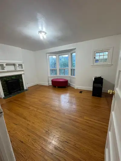Large Bedroom for rent on the 2nd floor of the house. Broadview & Gerrard (Toronto) $1,250/month plu...
