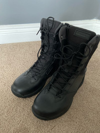 Woman’s First Tactical Composite Boot Size 7 