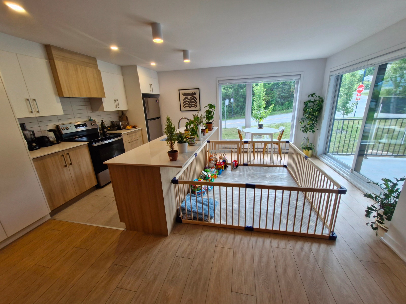 1371 Rue du Congrès — photo 3