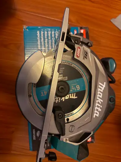 Makita  40v xgt 61/2in circular saw, View more