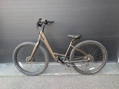 Norco Scene Hybrid Commuter Comfort Bike M Medium City bicycle, View more