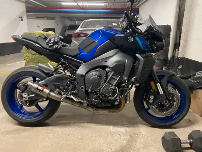 Selling my 2024 Yamaha MT 10 in Yamaha Blue. This bike is awesome and is LOADED with the following g...