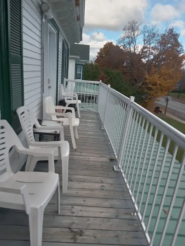 2-Bedroom Apartment Across from Stanstead College (J0B3E0)