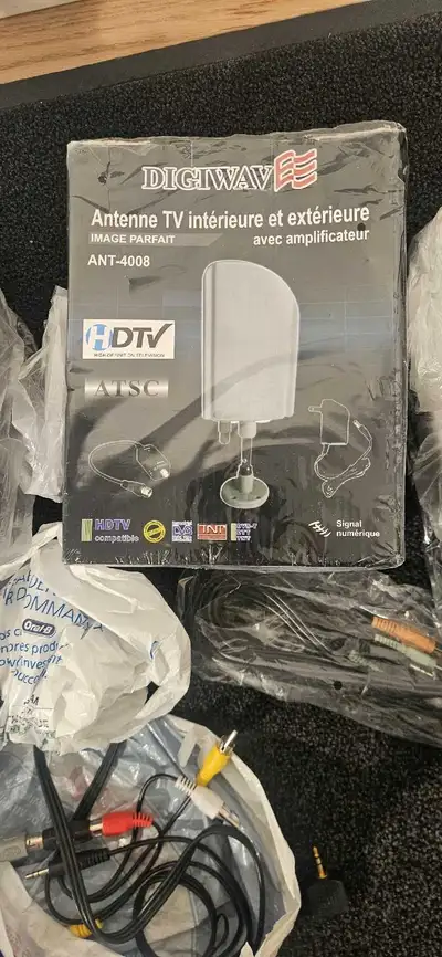 TV antenna ,2 outdoor/indoor antenas for TV , View more