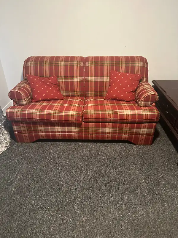 Sofa lit in Couches & Futons in City of Montréal - Image 2