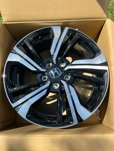Selling a Honda Civic rim, sized at 17 inches, and in new condition. This rim is ready to be the per...
