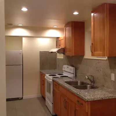 $1,980 / 2br - 750ft2 - Renovated 2 bedroom lower level House in