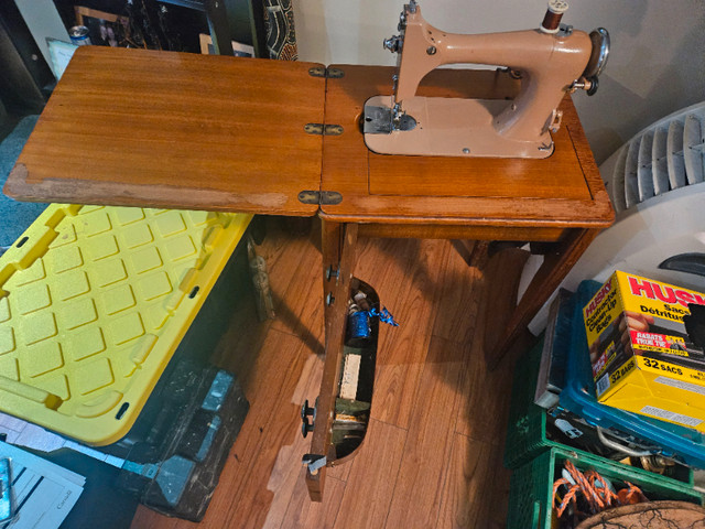 Antique "National" sewing machine,inside table. in Arts & Collectibles in Oakville / Halton Region