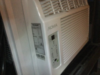 Window air conditioner 5000 BTU NOMA with remote