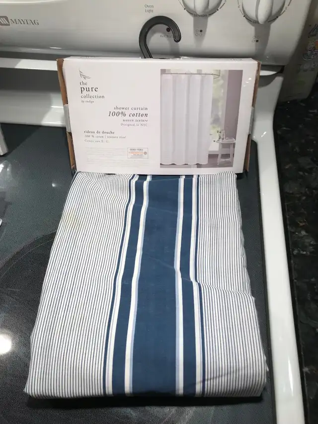 New fabric shower curtain Neuf rideau de douche en tissu in Bathwares in Ottawa - Image 2