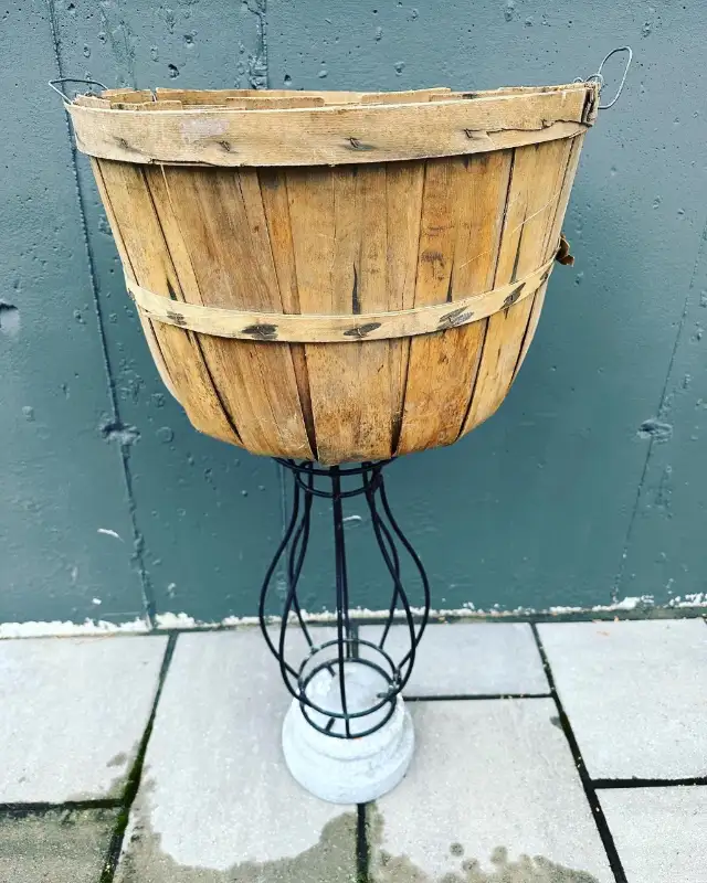 Wooden apple basket with handle, country flower design62863733603075122