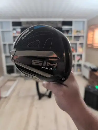 TaylorMade Sim MAX D driver, View more