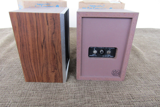 2 Realistic Minimus-0.5 Speakers Never Used Vintage 1980's Mint in General Electronics in Cole Harbour - Image 2