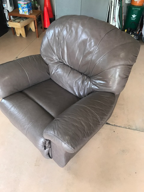 Living room sofa set in Couches & Futons in Kitchener / Waterloo