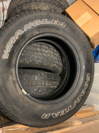 GOODYEAR WRANGLER SR-A P275 65 R18 tire
