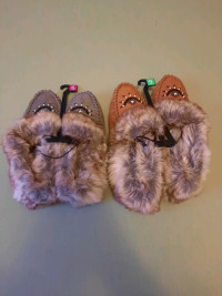 Canadiana slippers   (new )
