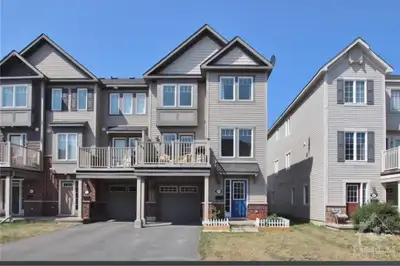 3-Bedroom Townhouse for Rent – 2513 Nutgrove Avenue, Nepean, ON K2J 0X3 Beautiful and spacious 3-bed...