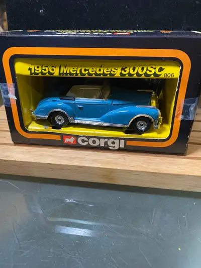 Vintage Die-cast CORGI - 1956 MERCEDES 300SC #805 1983 Cars of The 50's