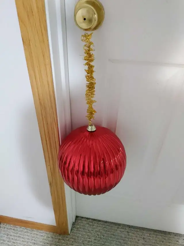 Christmas decorations  in Holiday, Event & Seasonal in Calgary - Image 7