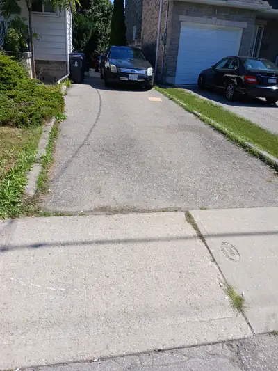 PARKING OR STORAGE SPACE AVAILABLE FOR RENT IN SCARBOROUGH AREA TWO LOCATION AT 93 HEALE AVENUE (KEN...