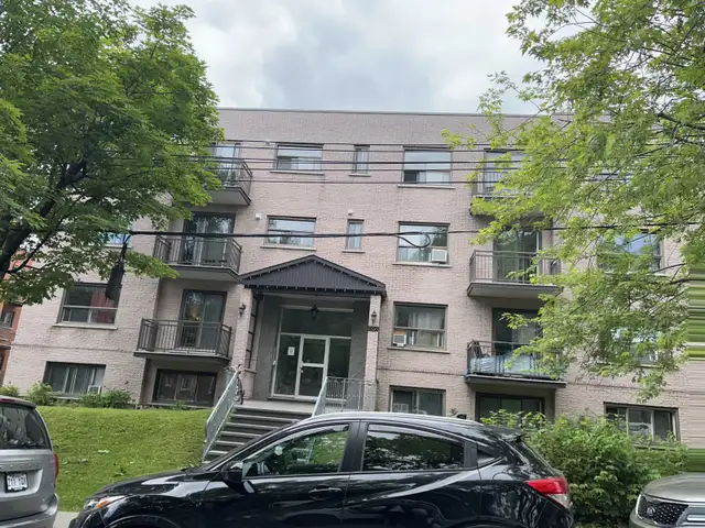 GRANDE 3.5 PROCHE DU L'UdeM,METRO'S.......