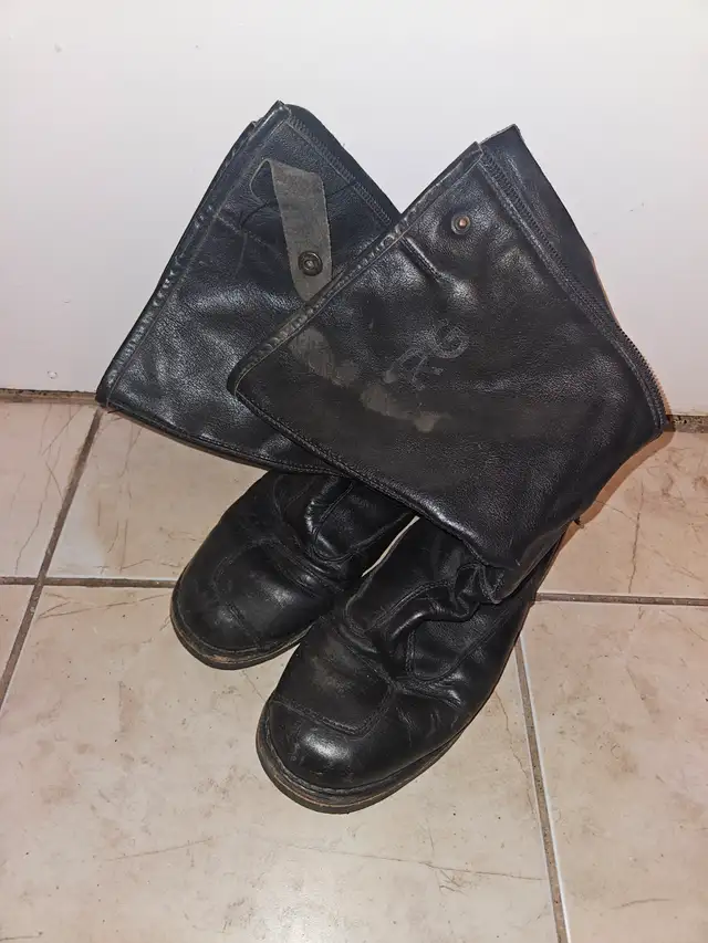 Size 43 Motorcycle boots in Men's Shoes in Oakville / Halton Region - Image 3