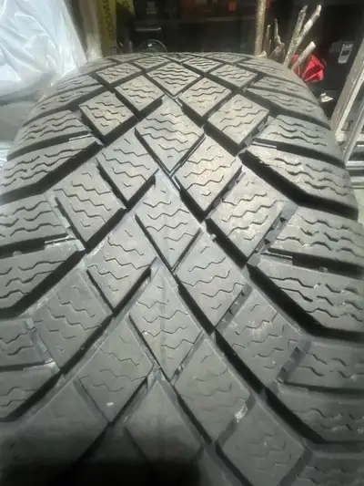 For sale, 4 Continental Viking Contact 7 Winter tires on Momo rims 215 65 R16. Used for three season...