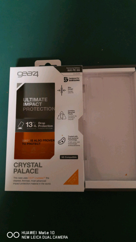 Gear4 Crystal Palace - Clear cover for Samsung Galaxy S20 FE 5G in Cell Phone Accessories in Calgary