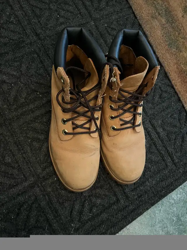Bottes Timberland taille 5 femme in Men's Shoes in City of Montréal - Image 3