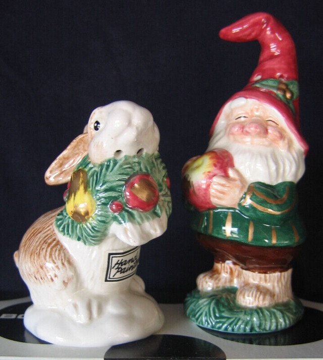 NEW FITZ AND FLOYD "WOODLAND HOLIDAY" SALT AND PEPPER SHAKERS in Arts & Collectibles in Hamilton