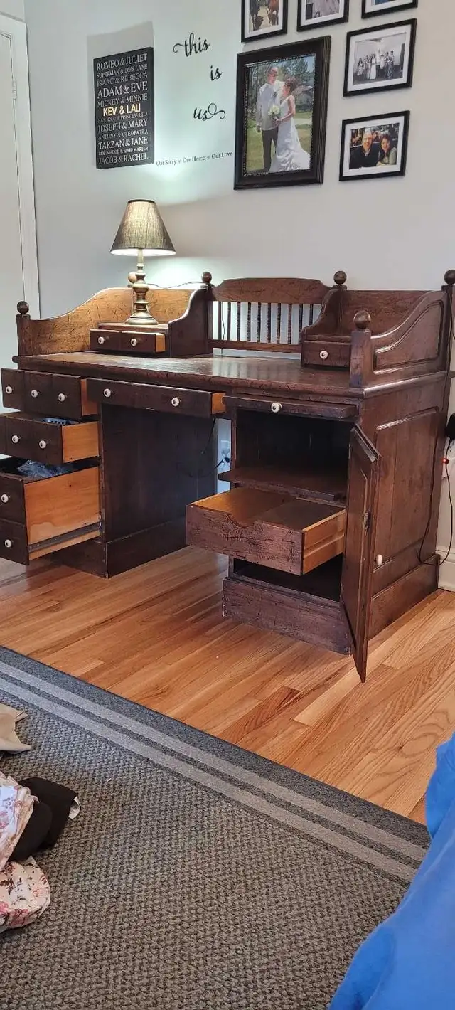 Last chance now $100 Secretary desk in Desks in Ottawa - Image 4