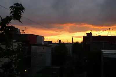 Mile-End! Extrêmement lumineux 3e étage avec couché de soleil