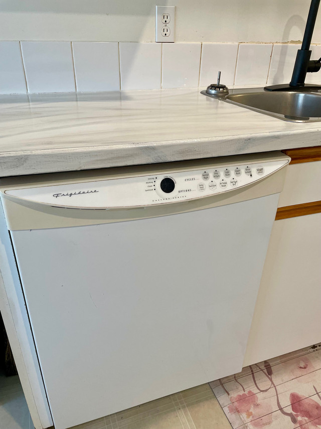Dishwasher in great working order in Dishwashers in Lethbridge