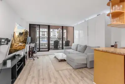 Fully furnished 450 sq ft studio + flex room at Howe & Davie, downtown Vancouver - all utilities and...