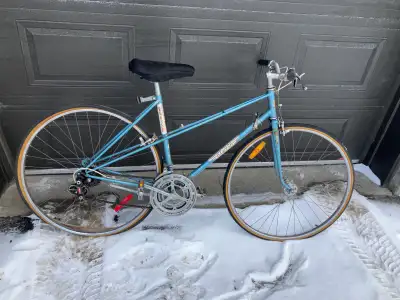 Vélo de ville pour femme bleu vintage, View more