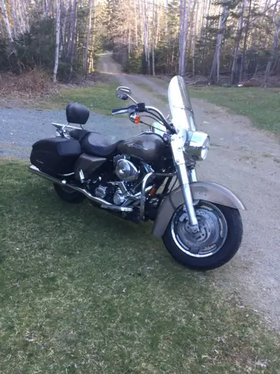 2005 Harley, new rubber, brakes, oil, true dual exhaust Would consider a trade