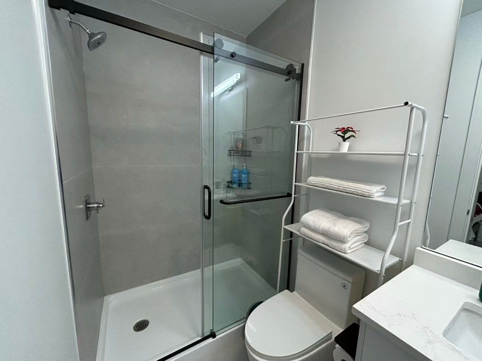 near train station unit for rent 5