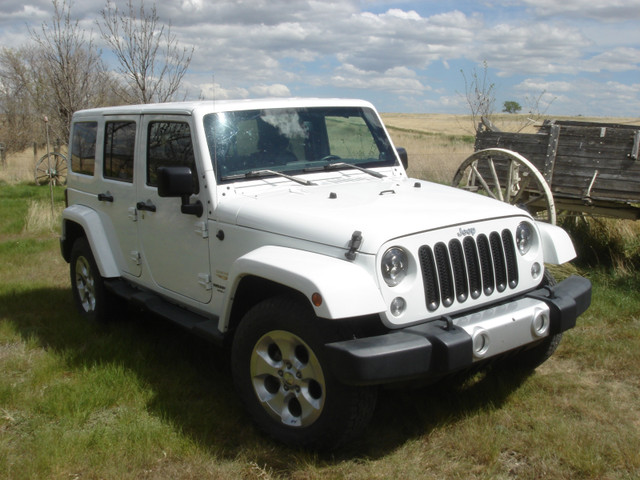2014 Jeep Wrangler Sahara Unlimited W/Soft Top in Cars & Trucks in Medicine Hat - Image 2