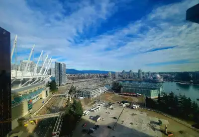 $3750/ 2br - 802ft2 - TWO BEDROOM+DEN CONDO WITH DREAMY FACILITIES(Available from August 1st) (City...