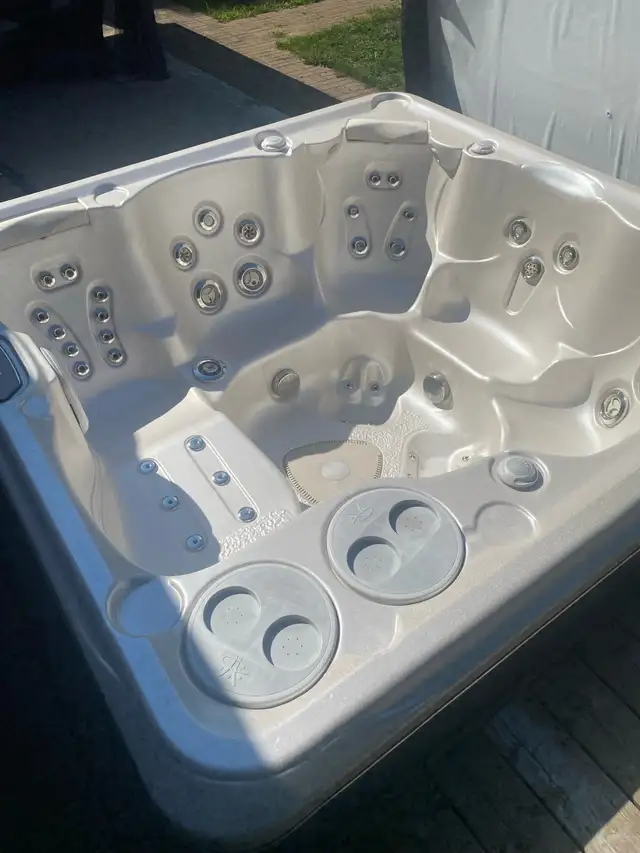 hydro pool self cleaning hot tub 