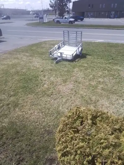 All aluminum trailer 4 years old 4x6 6