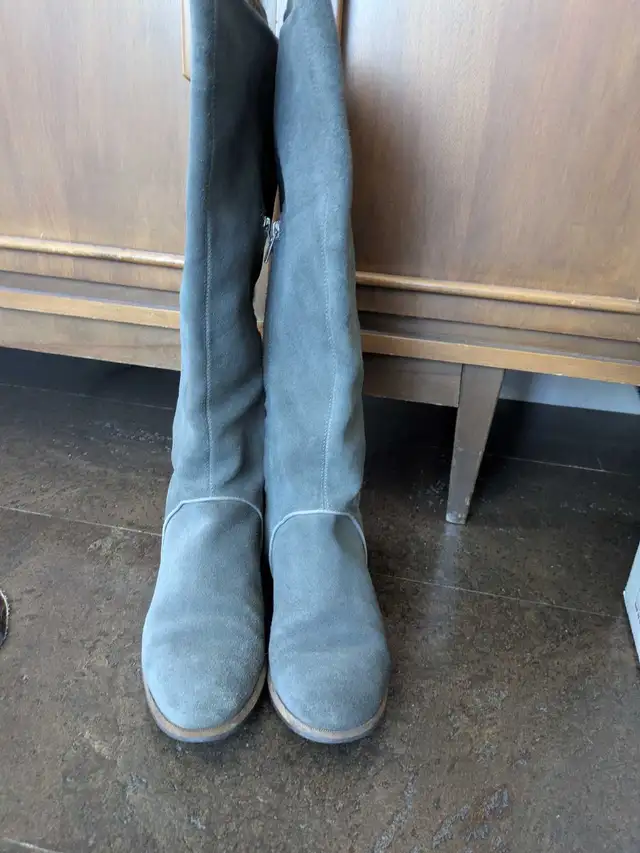 UGG "Daley" Tall Suede Riding Boots (Grey)8.5 in Women's - Shoes in Calgary - Image 5