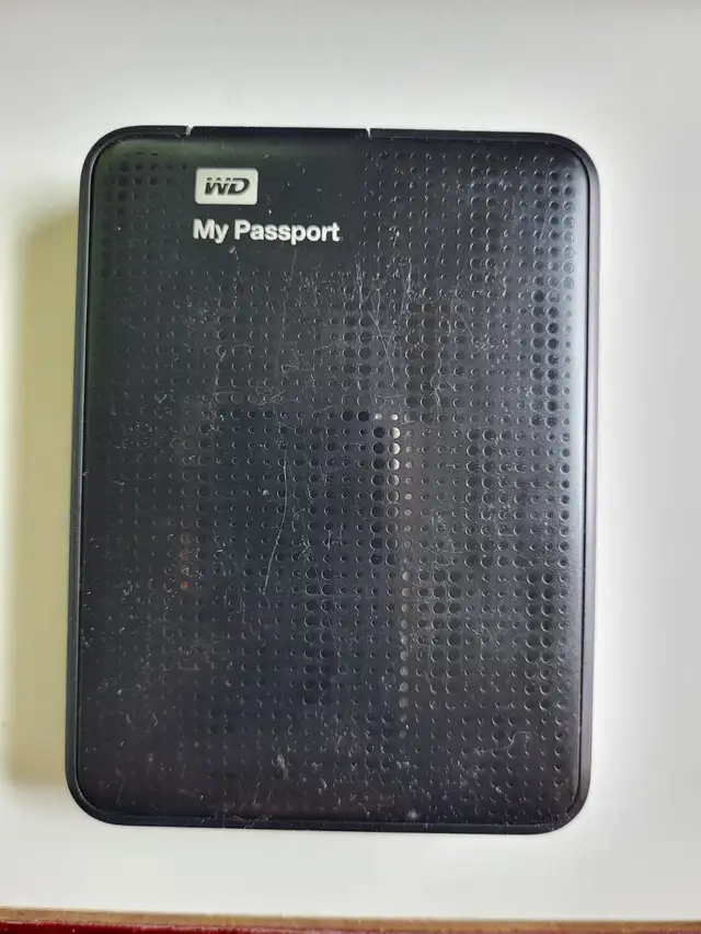 External hard drives in Flash Memory & USB Sticks in Moncton - Image 2