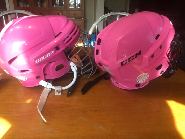 Girls’ Hockey Helmets - size small - Bauer, CCM in Hockey in Kawartha Lakes - Image 4