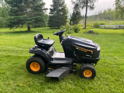 McCulloch mc2042yt 540cc 20.0hp 42’. Super fiable, très bon état, il marche parfaitement, toujours d...