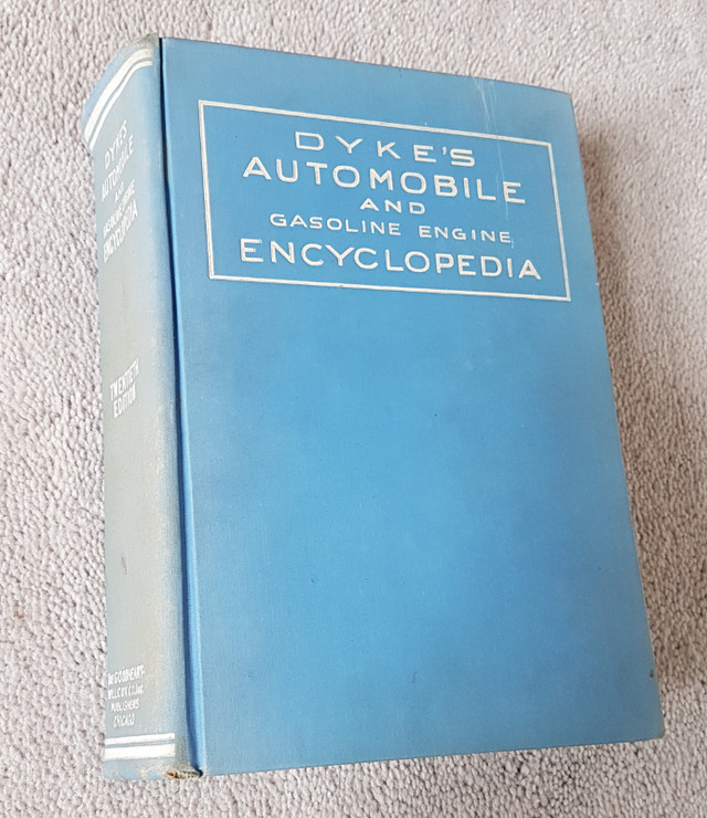 DYKE'S AUTOMOBILE BOOKS (SET OF 2) in Non-fiction in Petawawa