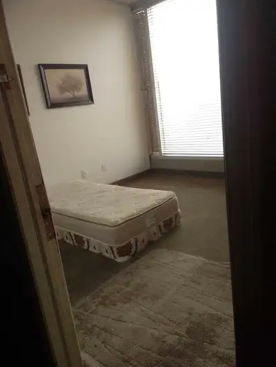 room for rent $700 Dixie and Dundas area