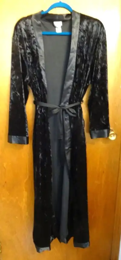 Womens Satin trimmed Black Velour Velvet Long Robe Size LG New, View more