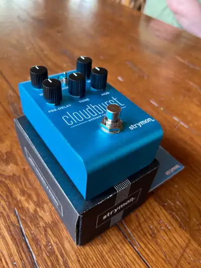 Strymon Cloudburst ambiant reverb pedal, View more