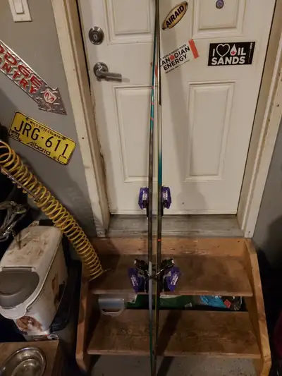 Downhill skis, View more